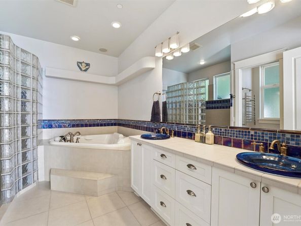 28812 125th Place SW, Vashon WA 98070