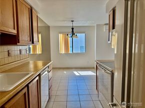 11755 Greenwood Avenue N 203, Seattle WA 98133