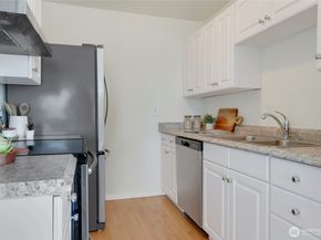 1156 Alki Avenue SW 105, Seattle WA 98116