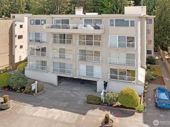1156 Alki Avenue SW 105, Seattle WA 98116