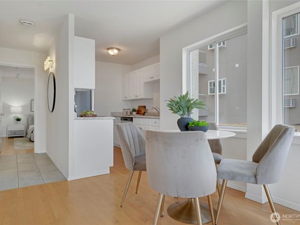 1156 Alki Avenue SW 105, Seattle WA 98116