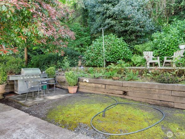 1156 Alki Avenue SW 105, Seattle WA 98116