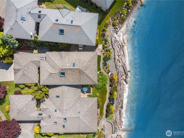 4582 Point White Drive NE, Bainbridge Island WA 98110