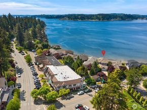 4582 Point White Drive NE, Bainbridge Island WA 98110