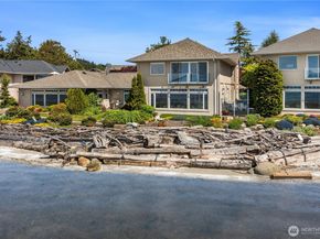 4582 Point White Drive NE, Bainbridge Island WA 98110