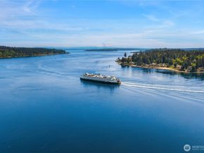 4582 Point White Drive NE, Bainbridge Island WA 98110