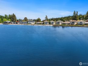 4582 Point White Drive NE, Bainbridge Island WA 98110