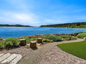 4582 Point White Drive NE, Bainbridge Island WA 98110