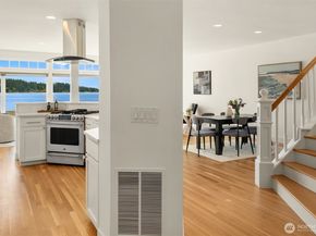 4582 Point White Drive NE, Bainbridge Island WA 98110