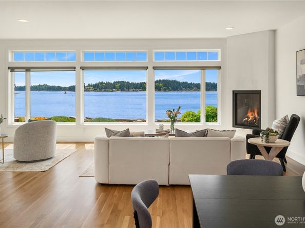 4582 Point White Drive NE, Bainbridge Island WA 98110