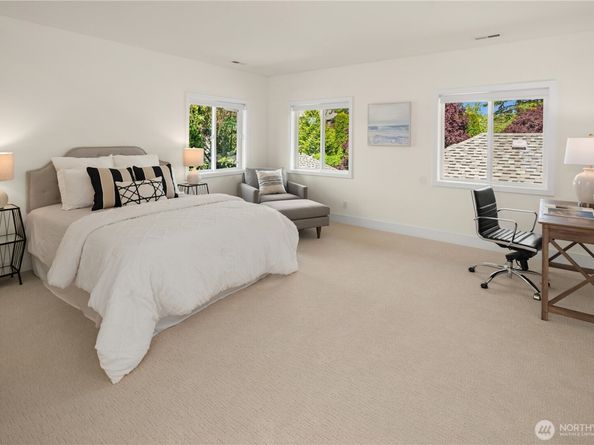 4582 Point White Drive NE, Bainbridge Island WA 98110