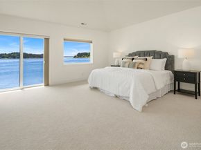 4582 Point White Drive NE, Bainbridge Island WA 98110