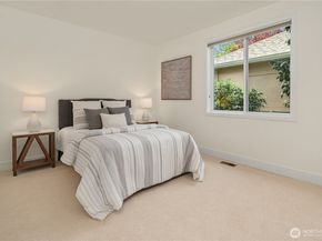 4582 Point White Drive NE, Bainbridge Island WA 98110