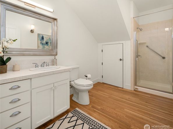 4582 Point White Drive NE, Bainbridge Island WA 98110