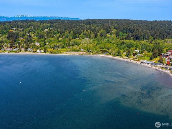 4582 Point White Drive NE, Bainbridge Island WA 98110