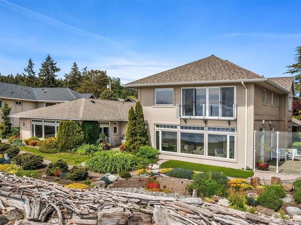 4582 Point White Drive NE, Bainbridge Island WA 98110