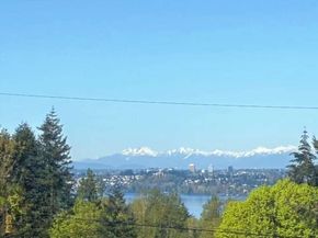 11703 NE 80th Street D3, Kirkland WA 98033
