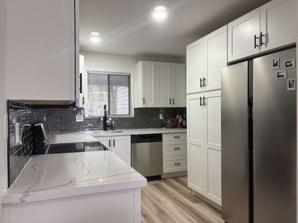 11703 NE 80th Street D3, Kirkland WA 98033