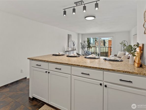 1300 University Street 2G, Seattle WA 98101