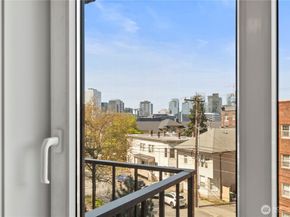 1300 University Street 2G, Seattle WA 98101