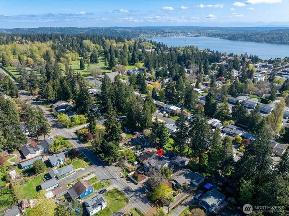 14534 27th Avenue NE, Shoreline WA 98155