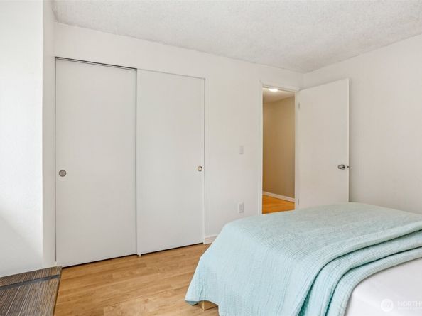 5906 112th Place NE, Kirkland WA 98033