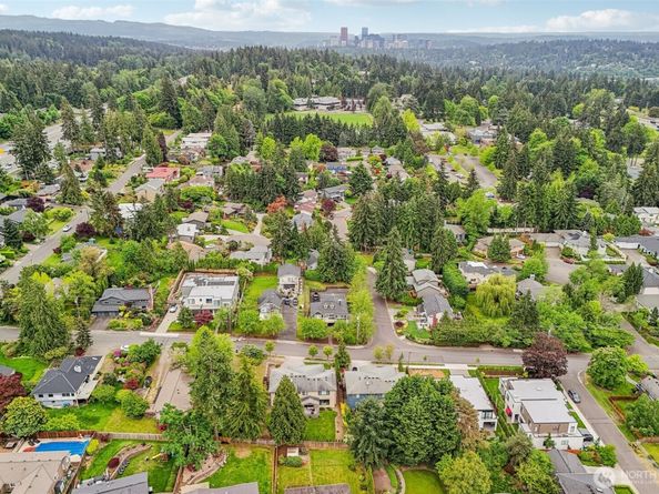 5906 112th Place NE, Kirkland WA 98033