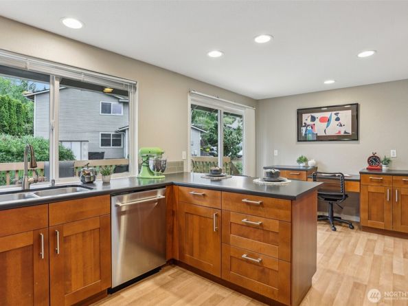 5906 112th Place NE, Kirkland WA 98033