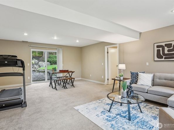 5906 112th Place NE, Kirkland WA 98033