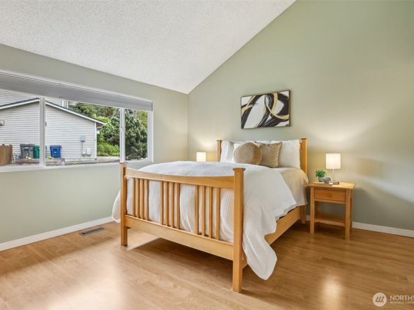 5906 112th Place NE, Kirkland WA 98033