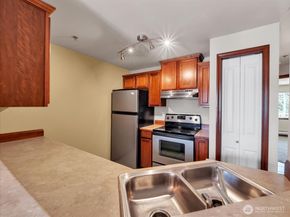 11527 Highway 99 E305, Everett WA 98204