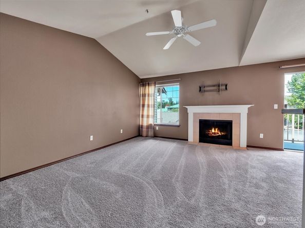 11527 Highway 99 E305, Everett WA 98204