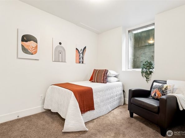 5907 40th Avenue SW B, Seattle WA 98136