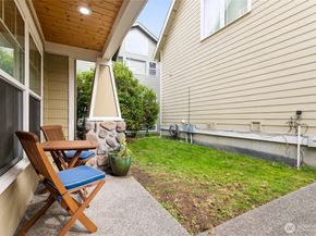 5907 40th Avenue SW B, Seattle WA 98136