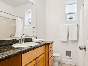 5907 40th Avenue SW B, Seattle WA 98136