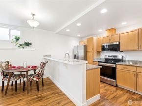 5907 40th Avenue SW B, Seattle WA 98136