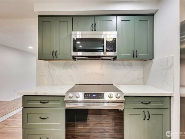 12712 NE 120th Street G1, Kirkland WA 98034
