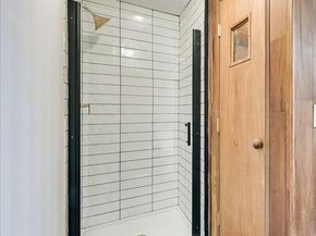 12712 NE 120th Street G1, Kirkland WA 98034