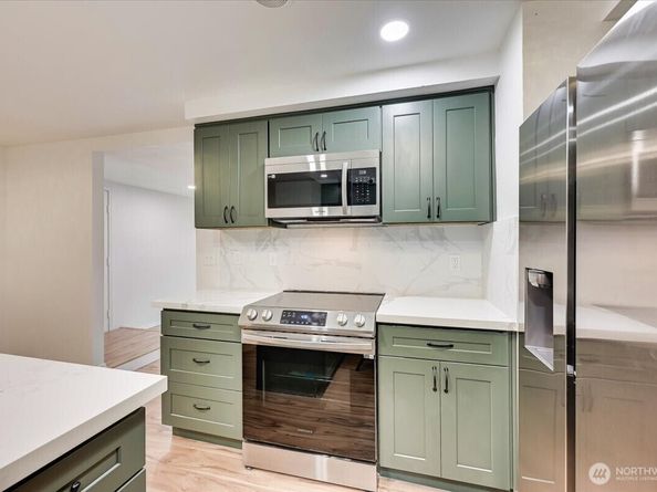 12712 NE 120th Street G1, Kirkland WA 98034