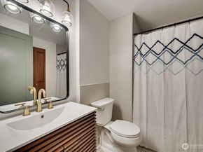 12712 NE 120th Street G1, Kirkland WA 98034