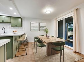 12712 NE 120th Street G1, Kirkland WA 98034