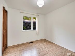 12712 NE 120th Street G1, Kirkland WA 98034