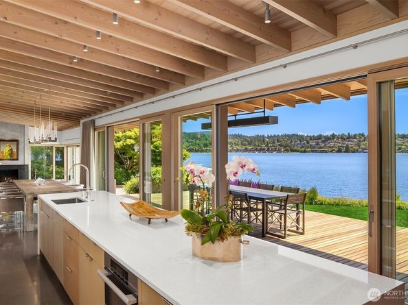7964 E Mercer Way, Mercer Island WA 98040