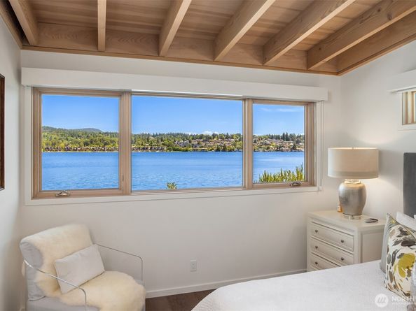 7964 E Mercer Way, Mercer Island WA 98040