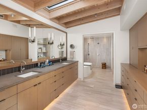 7964 E Mercer Way, Mercer Island WA 98040