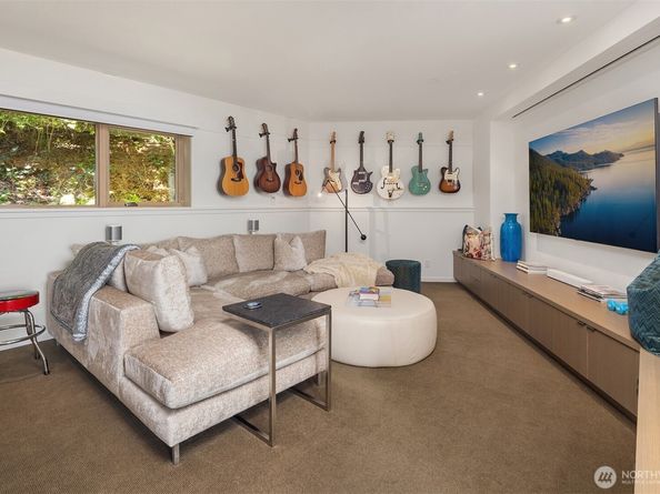 7964 E Mercer Way, Mercer Island WA 98040