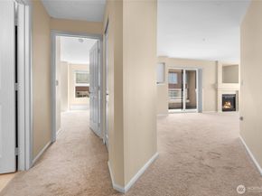 4343 Roosevelt Way NE 401, Seattle WA 98105