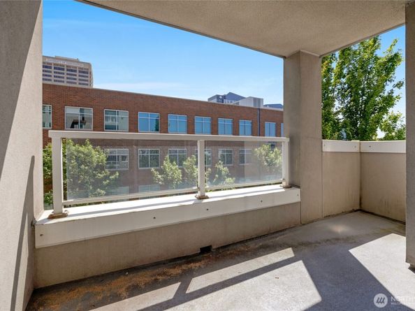 4343 Roosevelt Way NE 401, Seattle WA 98105