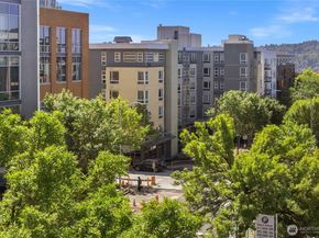 4343 Roosevelt Way NE 401, Seattle WA 98105