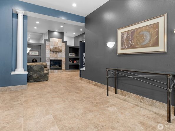 4343 Roosevelt Way NE 401, Seattle WA 98105